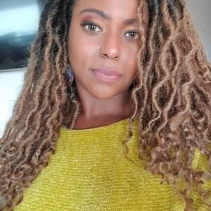 Meet your Posher, Latoya